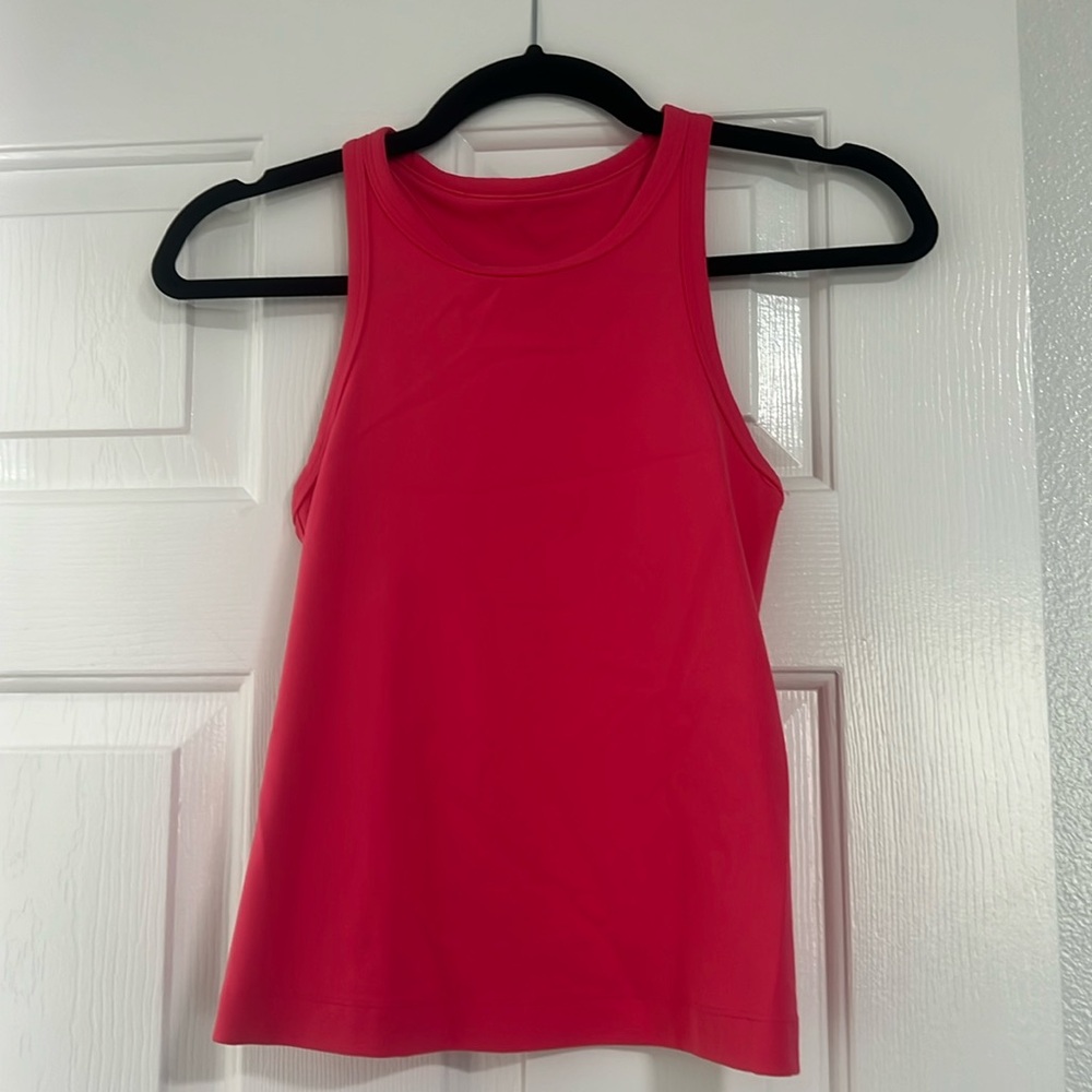 Lululemon tank size 4
